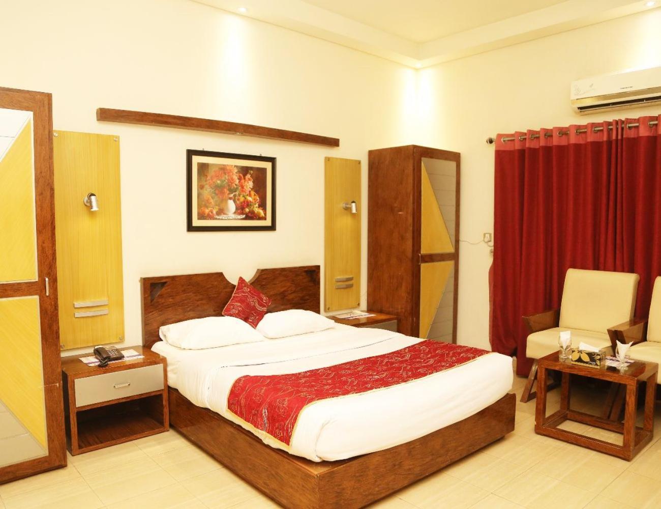 The Grand Regency Hotel Bahawalpur Eksteriør billede