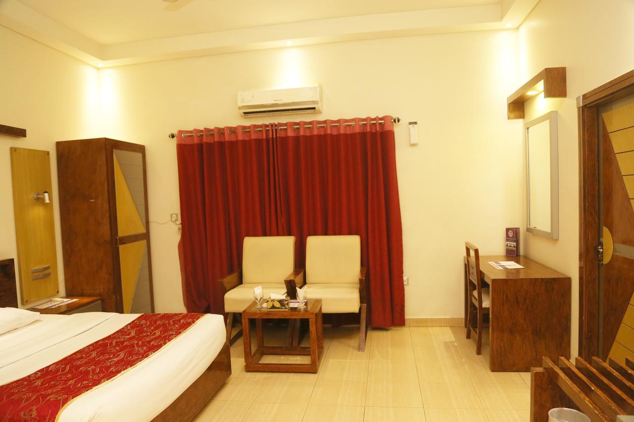 The Grand Regency Hotel Bahawalpur Eksteriør billede